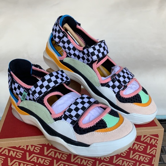 Meet your Posher, Vans - Picture 10 of 16